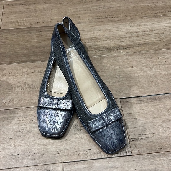 Amalfi block heel pumps. Size 10 New - Picture 8 of 8